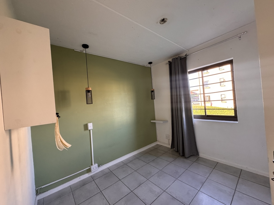 To Let 2 Bedroom Property for Rent in Guldenland Western Cape